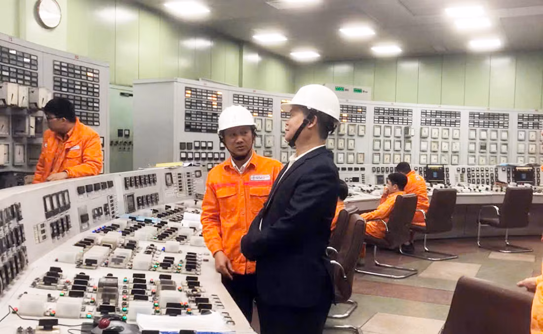 Chủ tịch HĐQT Công ty Cổ phần Nhiệt điện Phả Lại kiểm tra công tác cung ứng điện dịp Tết Nguyên đán Ất Tỵ -0