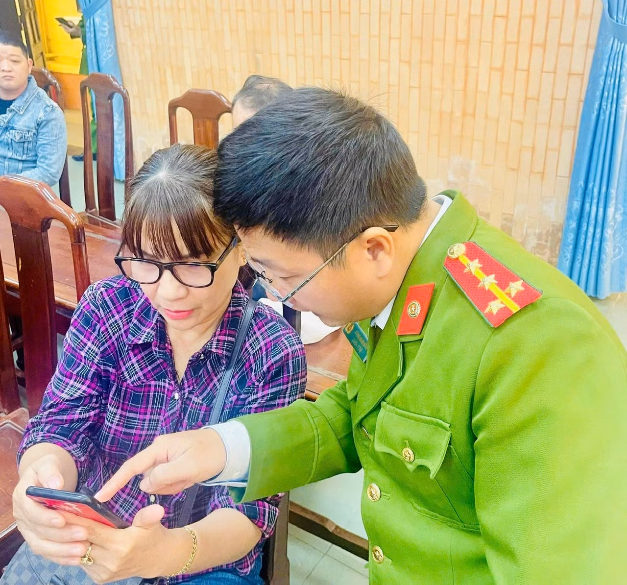 Xuyên tết cấp tài khoản định danh điện tử cho các cơ sở ngành, nghề kinh doanh có điều kiện về ANTT -0