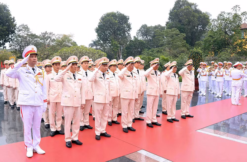Lãnh đạo Đảng, Nhà nước vào Lăng viếng Bác và tưởng niệm các Anh hùng Liệt sĩ -0