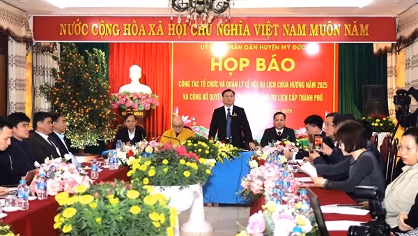 Đổi mới công tác quản lý, điều hành Lễ hội Chùa Hương