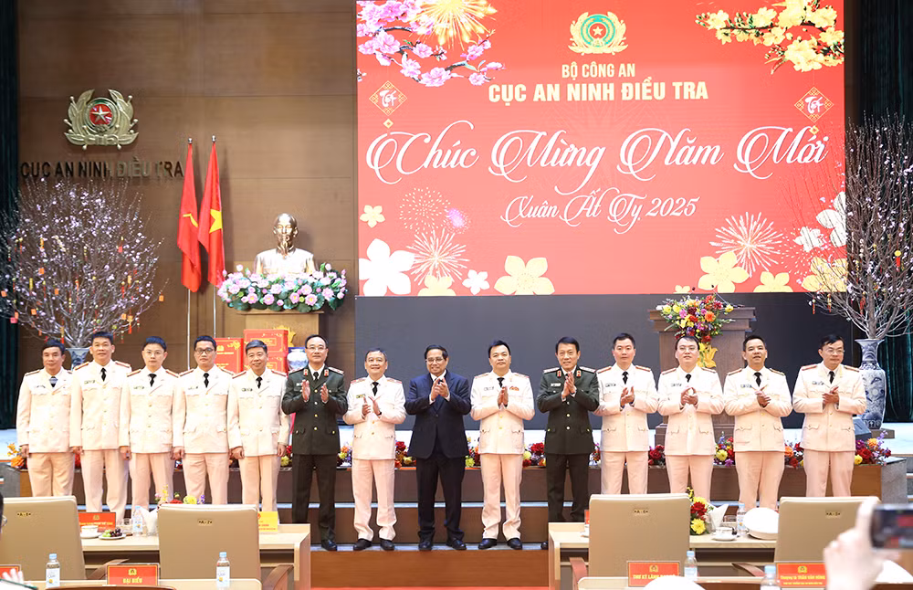Làm công tác an ninh phải nhìn xa, trông rộng, nghĩ sâu, làm lớn -0