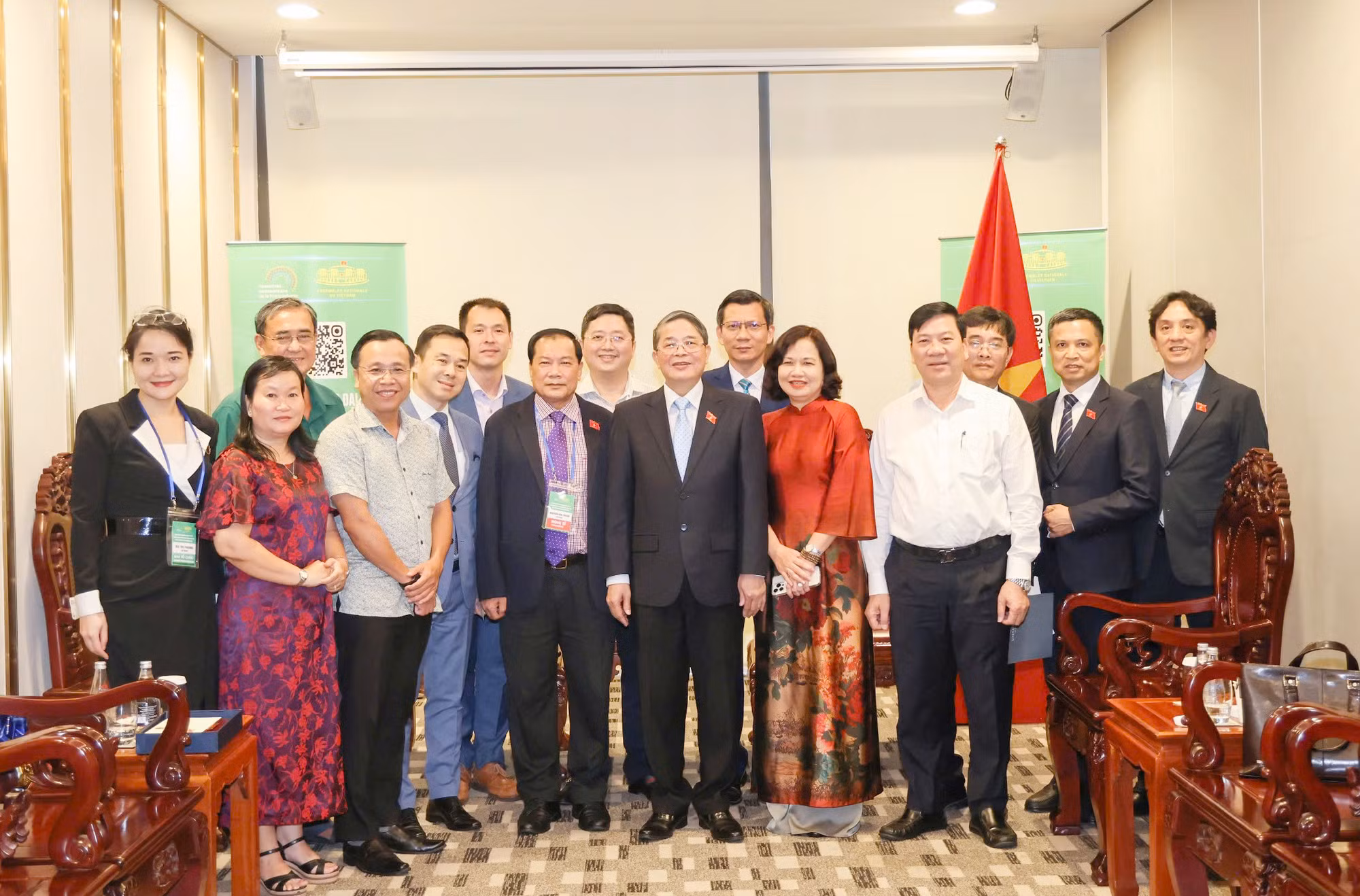 Phó Chủ tịch Quốc hội khen thưởng đột xuất Công an TP Cần Thơ -0