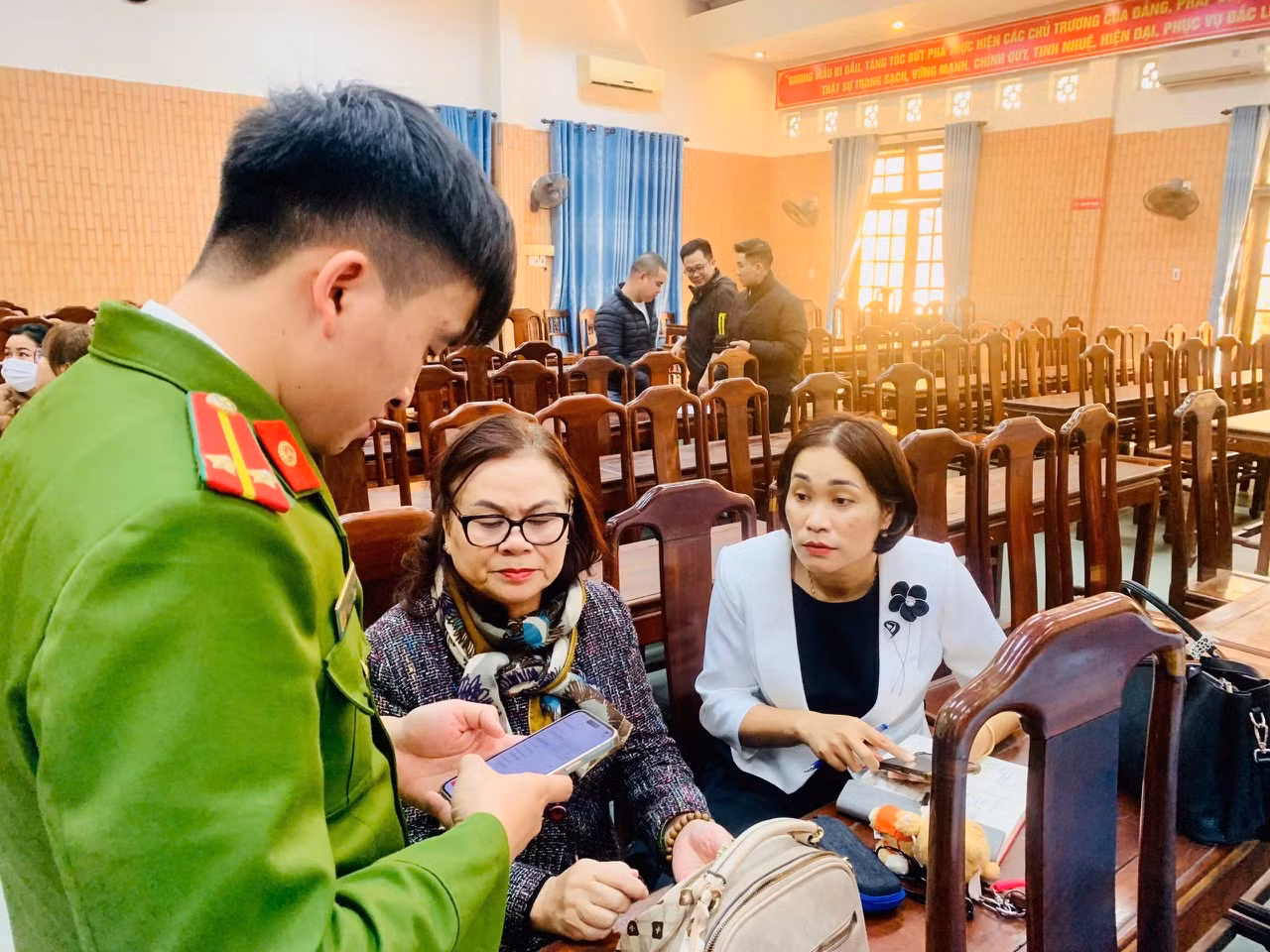 Xuyên tết cấp tài khoản định danh điện tử cho các cơ sở ngành, nghề kinh doanh có điều kiện về ANTT -0