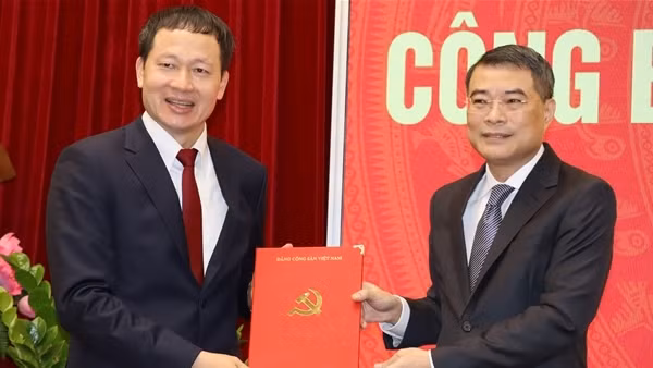 Công bố các Quyết định của Bộ Chính trị về công tác cán bộ tại Đồng Nai và TP Hồ Chí Minh