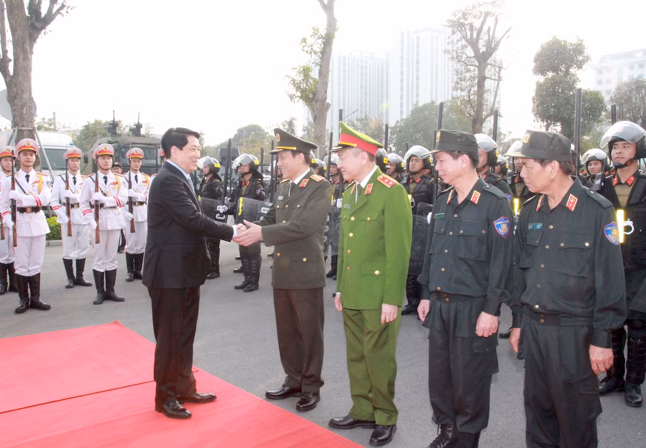 Chủ tịch nước: Tiếp tục tô thắm thêm truyền thống của lực lượng Cảnh sát cơ động anh hùng -0