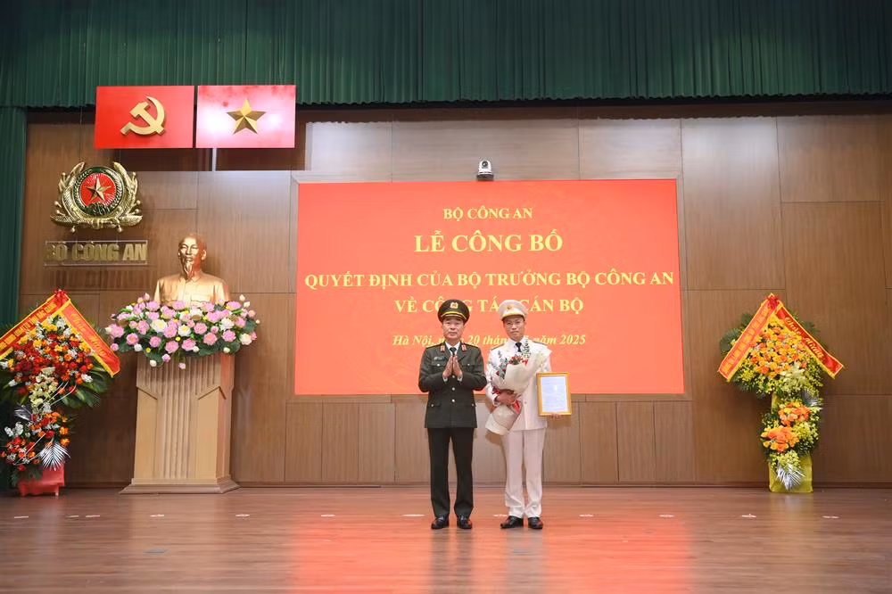 Đại tá Nguyễn Quốc Toản giữ chức vụ Chánh Văn phòng Bộ Công an -0