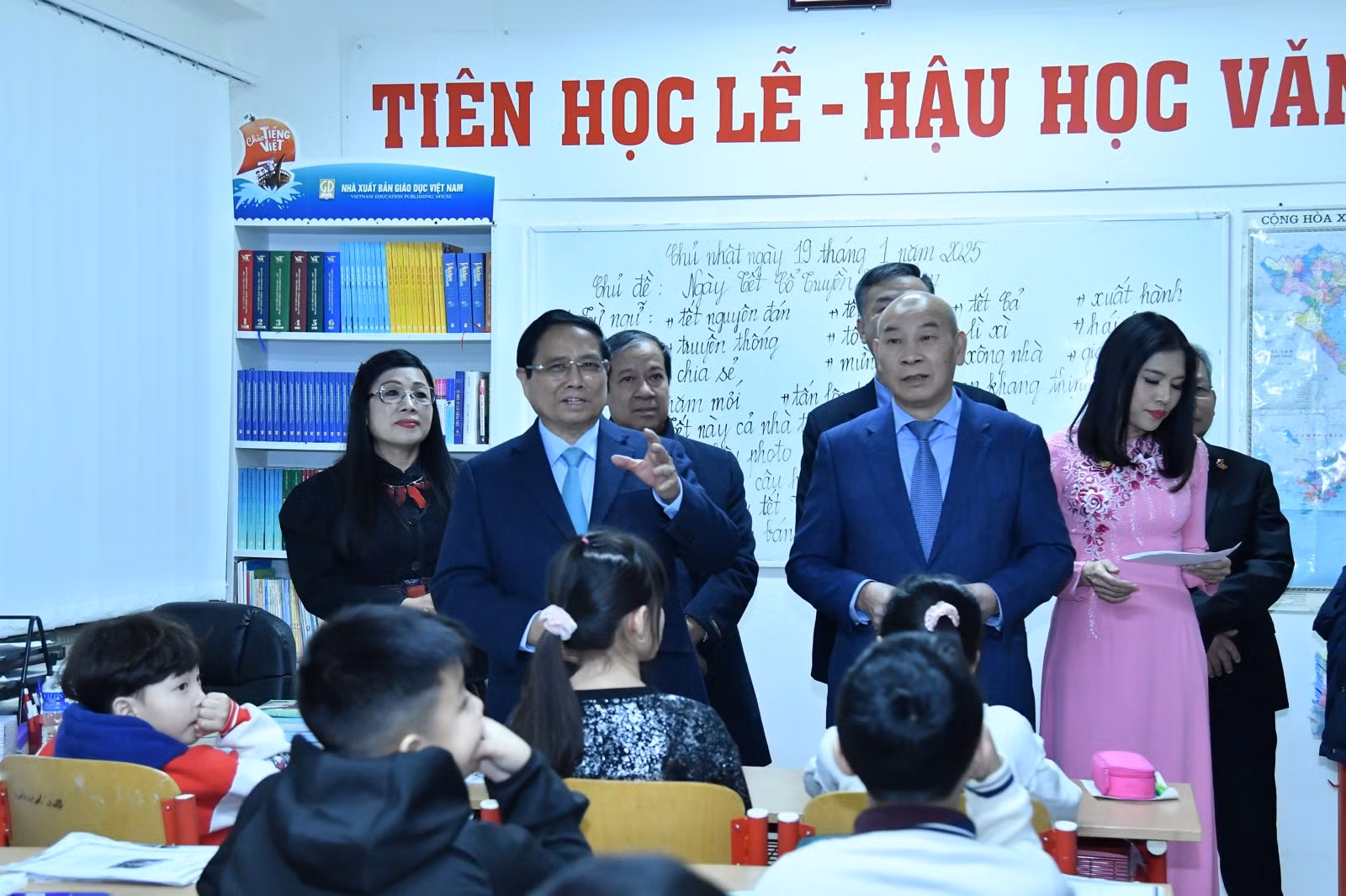 Thủ tướng thăm Trung tâm thương mại như 