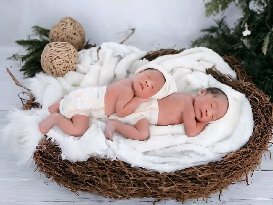 Mùa xuân hạnh phúc đầu tiên cặp vợ chồng hiếm muộn 12 năm -0
