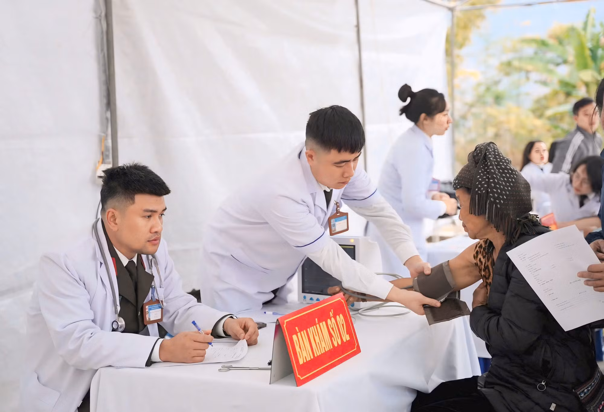 Ấm áp chương trình “Sắc xuân biên giới - An ninh vững bền” tại xã Na Tông, Điện Biên -0