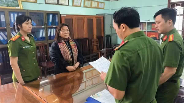 Khởi tố nữ giám đốc khai thác cát vượt trữ lượng cho phép