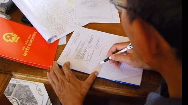 Lừa đảo ký hợp đồng mua bán nhà rồi cuỗm tiền của khách hàng