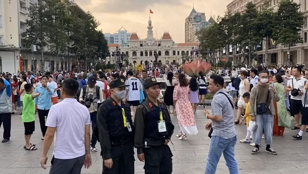 Những người gác cho đêm giao thừa bình an