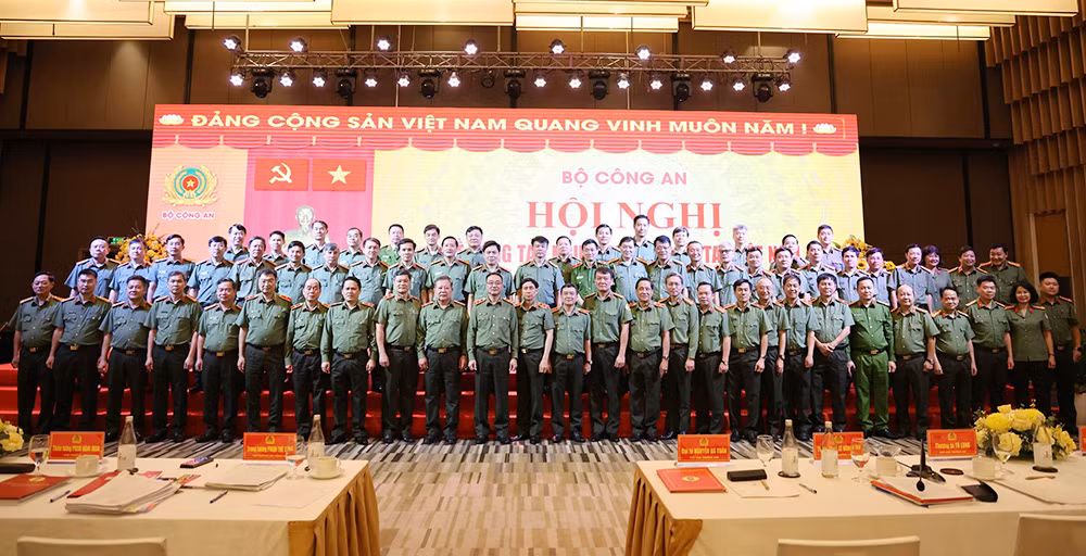 z6164160935598_664711115d7d88cbce0484e8c03383d0.jpg -1