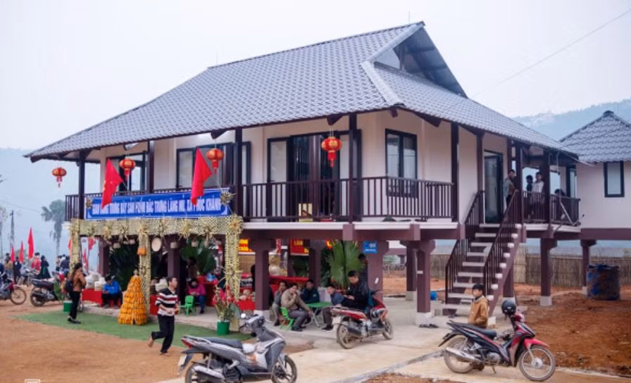 Tet28_Ươm mầm hy vọng cho bà con làng Nủ -0