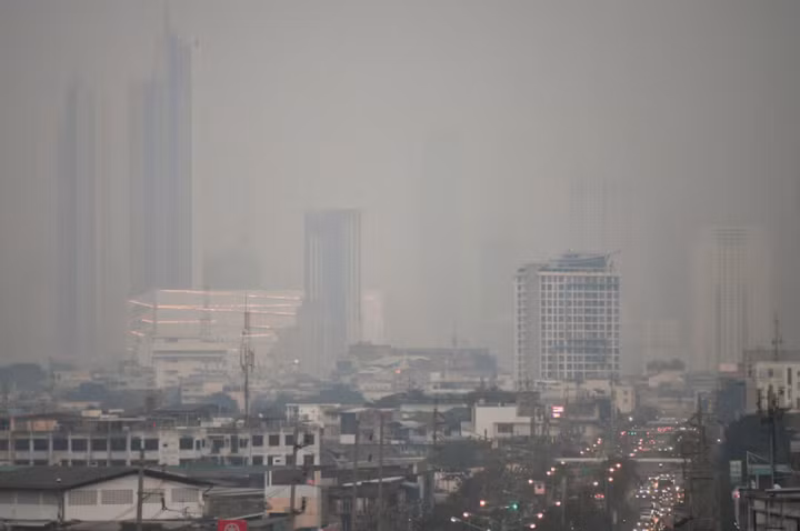 Bangkok hử nghiệm phun đá khô vào khí quyển để giảm thiểu ô nhiễm -0
