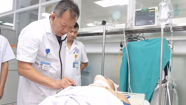 Cấp cứu nhiều ca tai nạn giao thông do rượu bia, dọn nhà bị ngã chấn thương