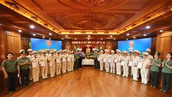 Công an TP Hồ Chí Minh tuyên dương 29 gương đảng viên trẻ xuất sắc