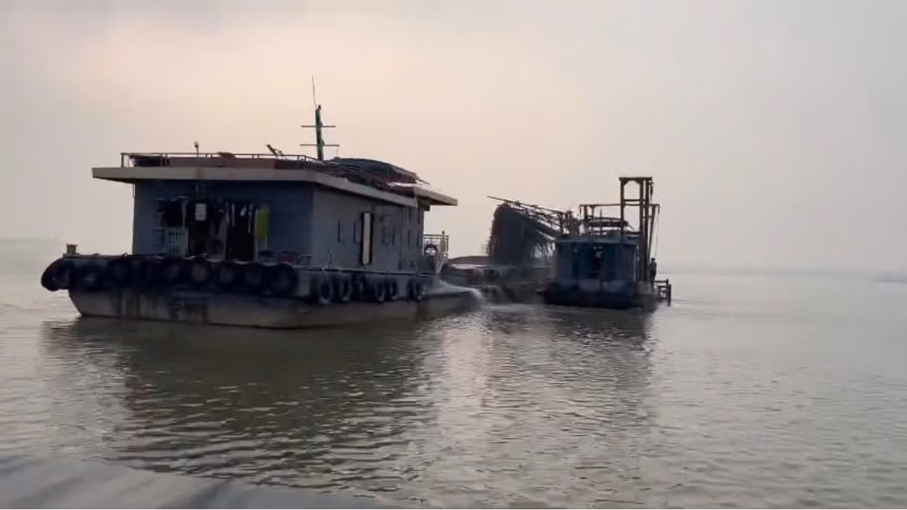 Cảnh sát triệt phá nhóm 