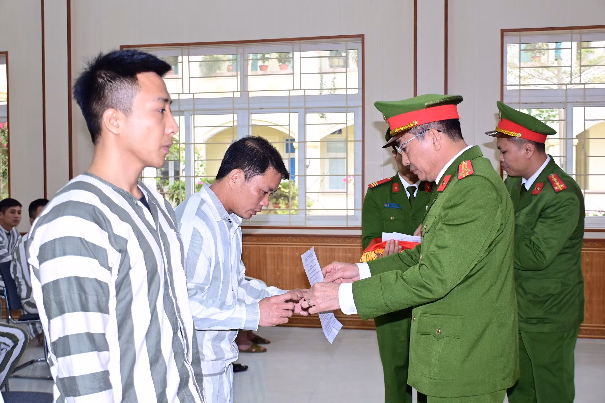 Giảm thời hạn chấp hành hình phạt tù cho 69 phạm nhân dịp tết Ất Tỵ 2025 -0