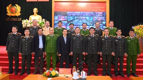 Phòng chống tham nhũng, tiêu cực, lãng phí góp phần xây dựng lực lượng Công an thật sự trong sạch, vững mạnh