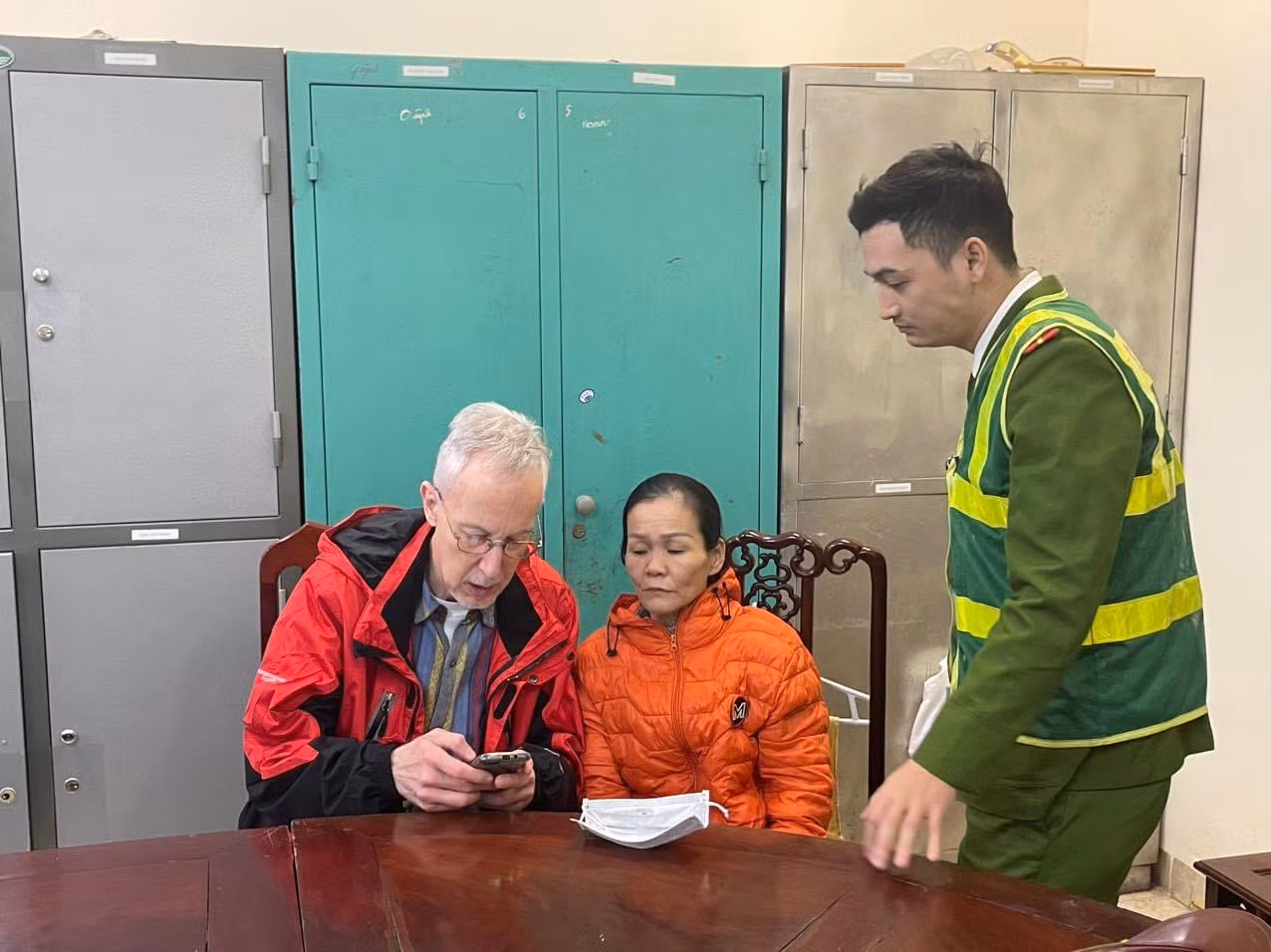 Tìm thấy gia đình thanh niên quốc tịch Mỹ qua dữ liệu dân cư quốc gia -0