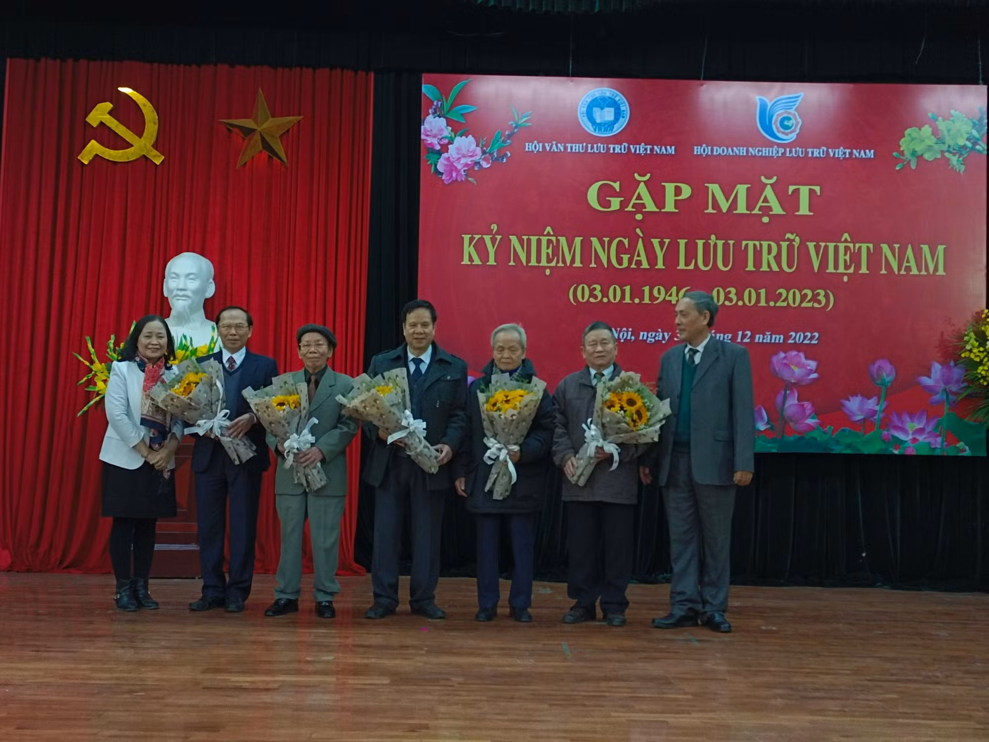 Phát huy tài liệu lưu trữ giá trị, phục vụ kiến thiết quốc gia -0