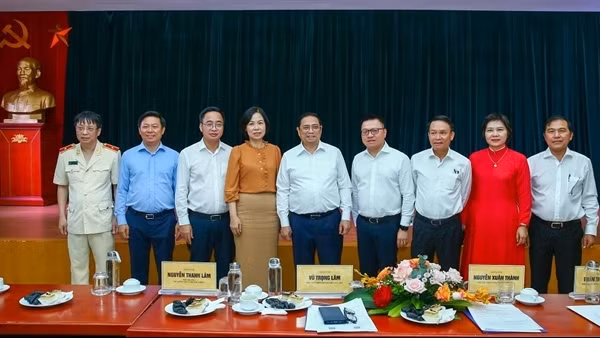 Báo chí là vũ khí sắc bén bảo vệ nền tảng tư tưởng của Đảng, bảo vệ lợi ích quốc gia, dân tộc