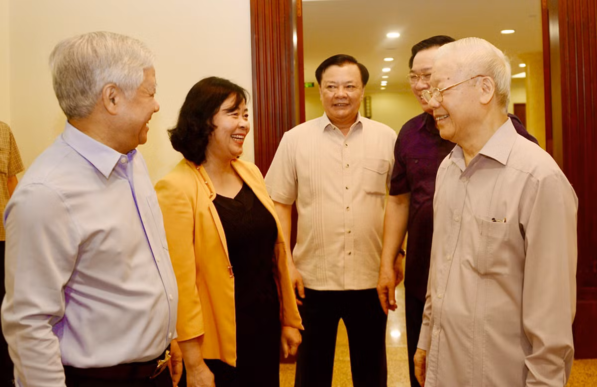 Thông cáo báo chí phiên họp Bộ Chính trị ngày 16/6/2023 -1