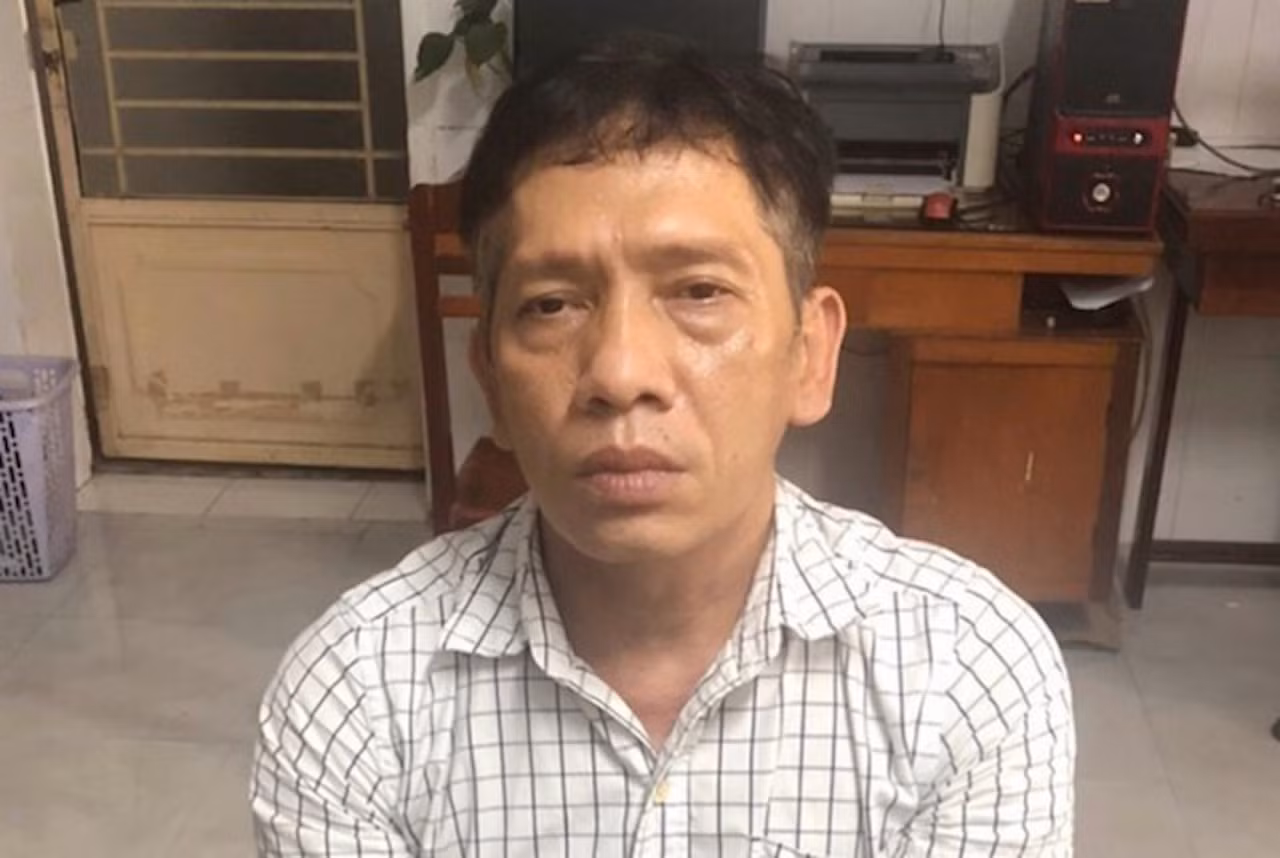 Thủ đoạn lừa đảo của băng nhóm chuyên tráo “sổ đỏ” -0