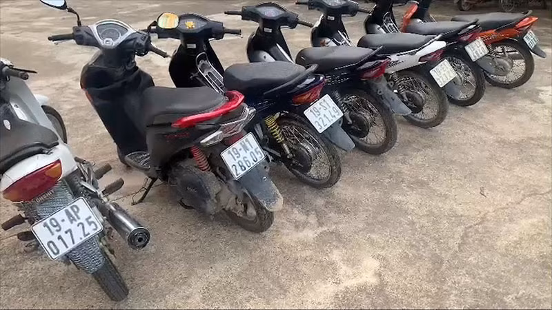 Xử lý 31 thanh thiếu niên tội gây rối trật tự công cộng -2
