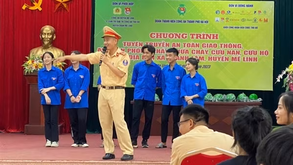 Ra quân chiến dịch "Kỳ nghỉ hồng", "Hành quân xanh"