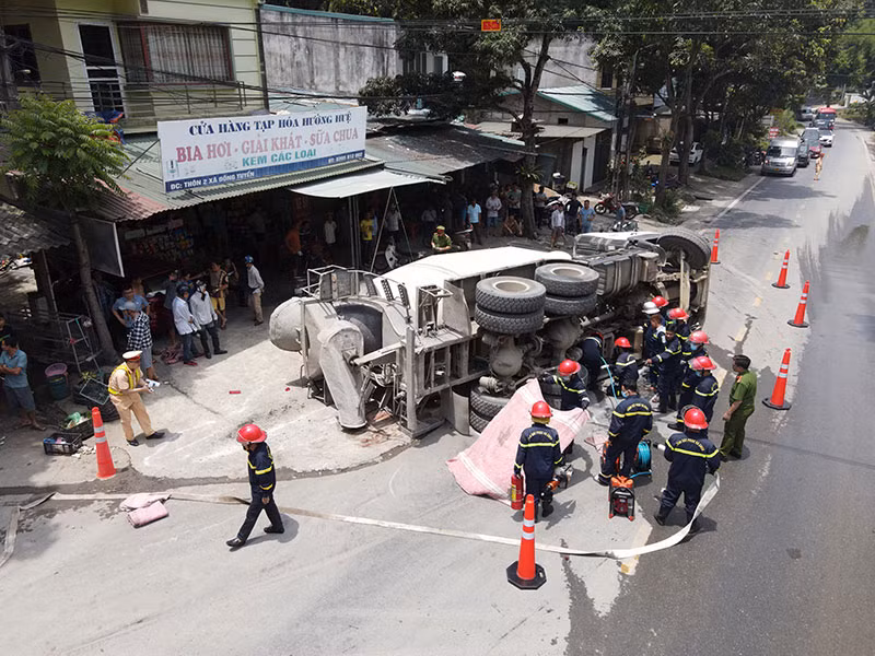 Tai nạn giao thông nghiêm trọng khiến 3 người thương vong -0