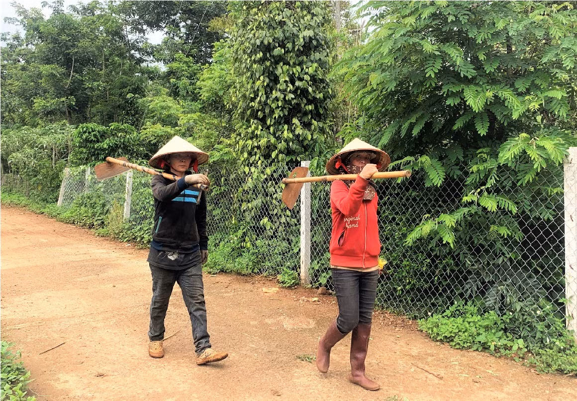 Buôn làng bình yên trở lại sau “biến cố” -0