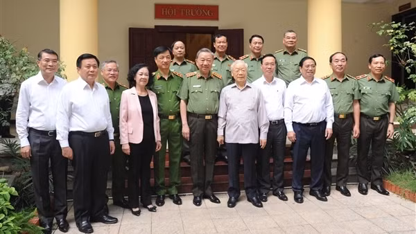Tổng Bí thư Nguyễn Phú Trọng dự, chỉ đạo Hội nghị Đảng uỷ Công an Trung ương 6 tháng đầu năm 2023
