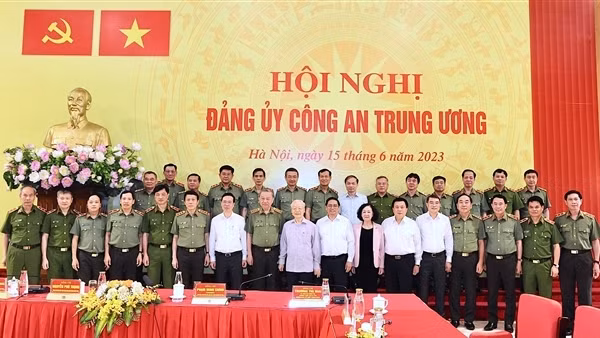 Xây dựng lực lượng CAND thật sự trong sạch, vững mạnh là nhiệm vụ trọng tâm, then chốt