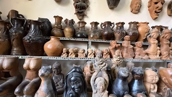 Tôn vinh các đóng góp bảo vệ di sản văn hóa phi vật thể “Nghệ thuật làm gốm của người Chăm”
