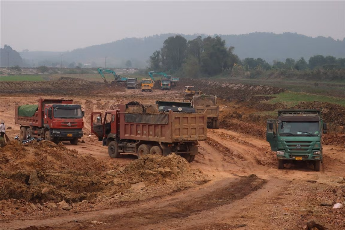 Hàng loạt sai phạm tại dự án nạo vét sông Hoạt -0