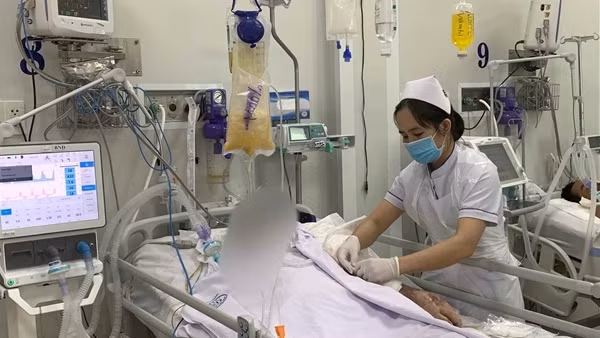 Ăn bún mắm do vợ nấu, người đàn ông bị ngộ độc tử vong