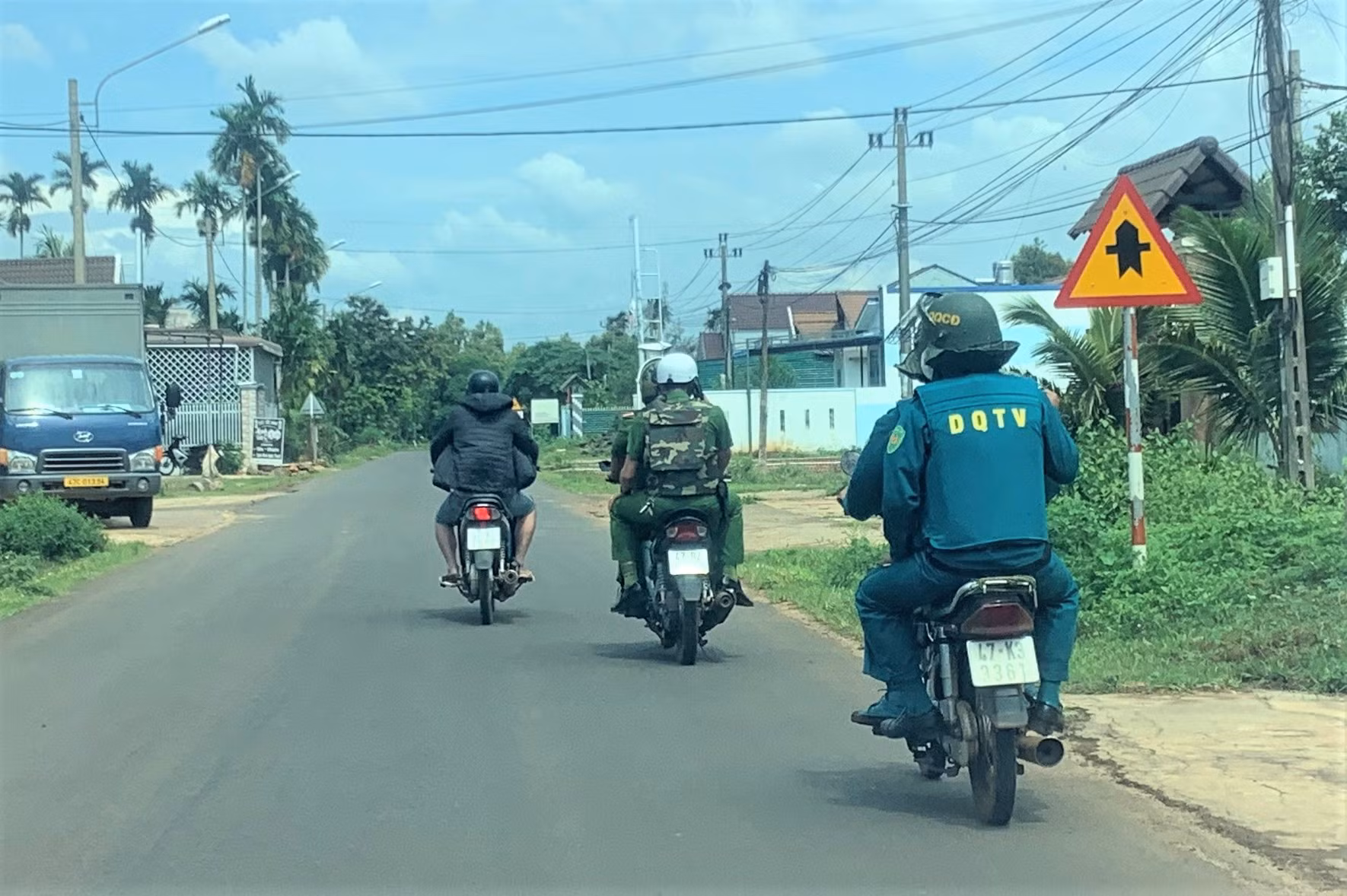 Buôn làng bình yên trở lại sau “biến cố” -0