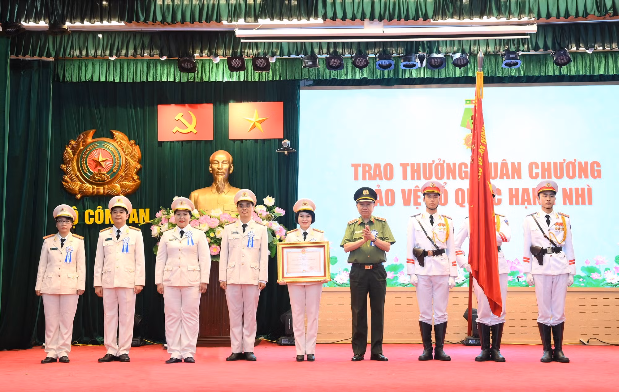 Công đoàn CAND kỷ niệm 30 năm Ngày thành lập và đón nhận Huân chương Bảo vệ Tổ quốc hạng Nhì -0