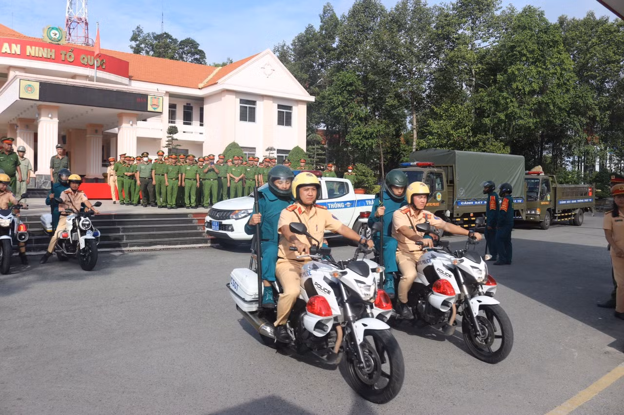 Công an Bình Dương mở đợt cao điểm tuần tra kiểm soát, phòng chống tội phạm -0