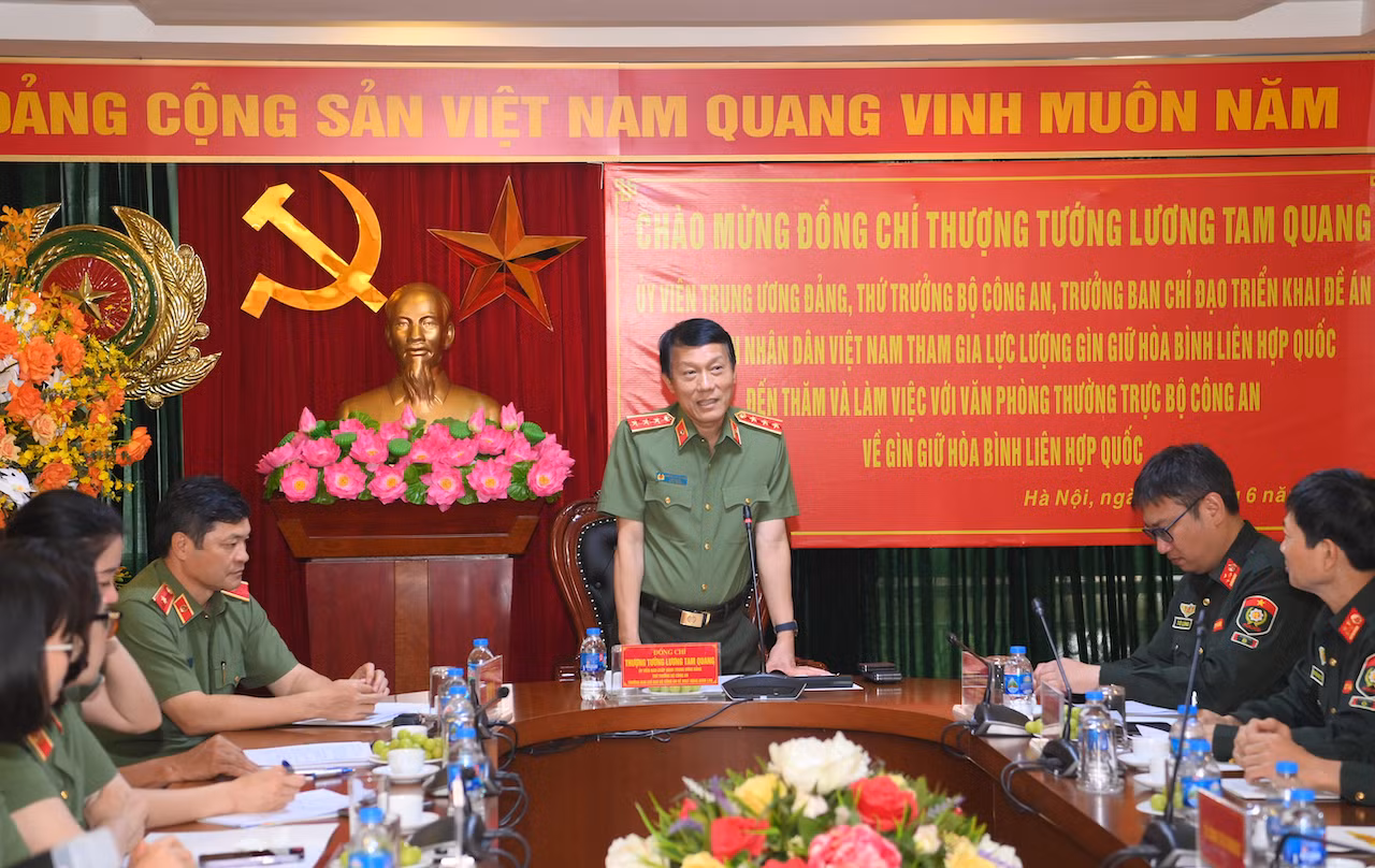 Thứ trưởng Lương Tam Quang gặp mặt Tổ công tác thực hiện nhiệm vụ tại phái bộ Nam Sudan -0