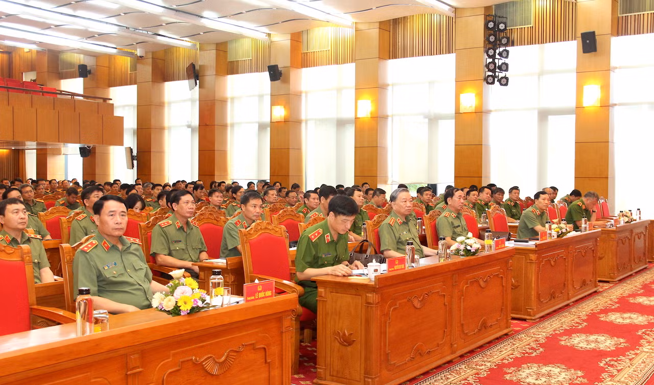 Sắp xếp tổ chức bộ máy bên trong của Công an đơn vị, địa phương tinh, gọn, mạnh -0