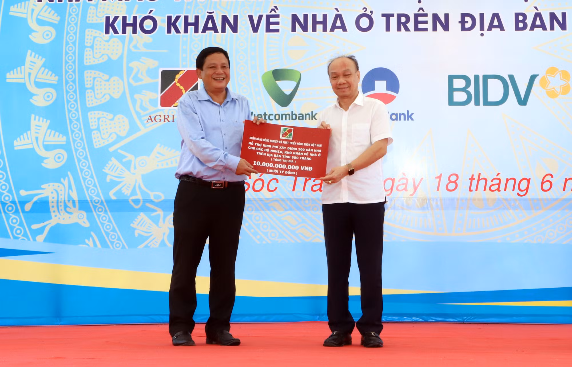 Bộ Công an trao kinh phí hỗ trợ xây dựng 1.200 căn nhà tặng các hộ nghèo ở Sóc Trăng -5