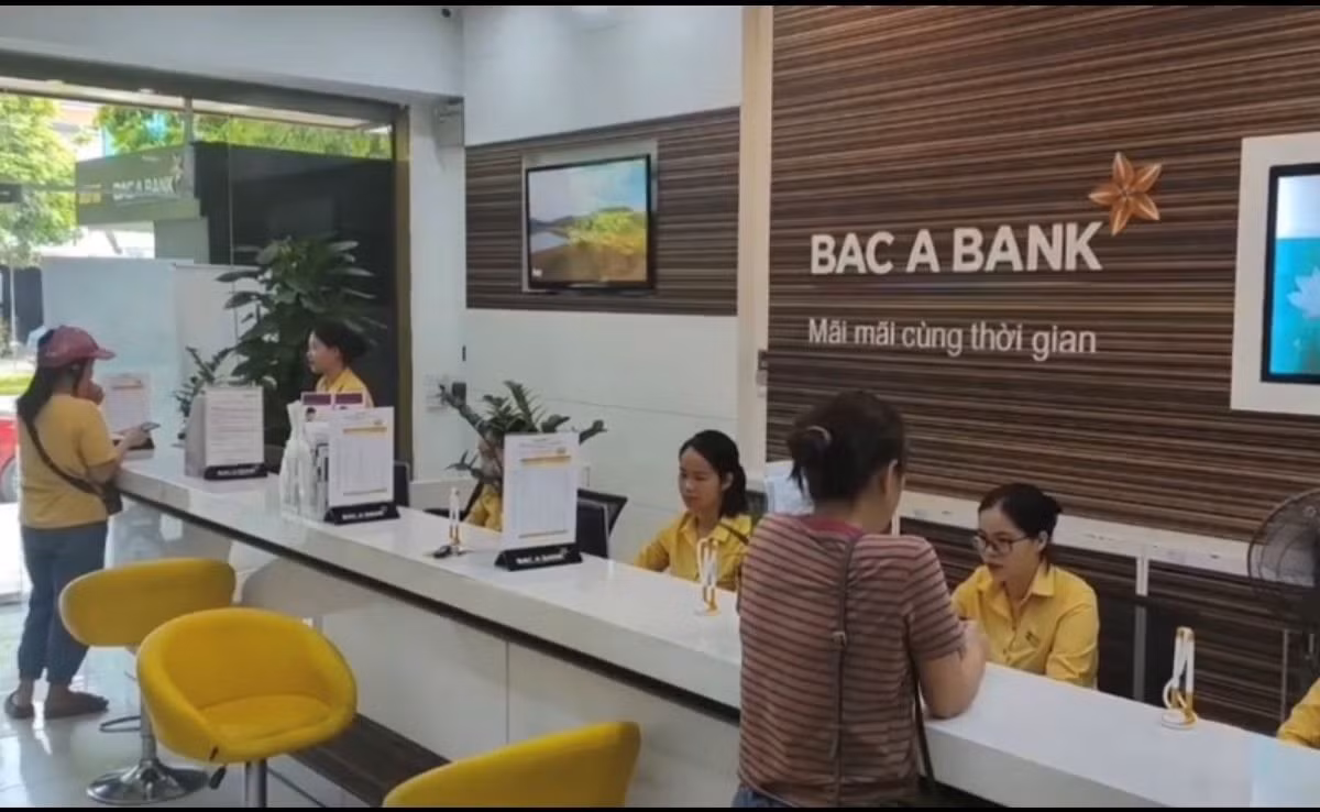 Nhân viên Ngân hàng báo Công an ngăn chặn vụ lừa đảo gần 1 tỷ đồng -0