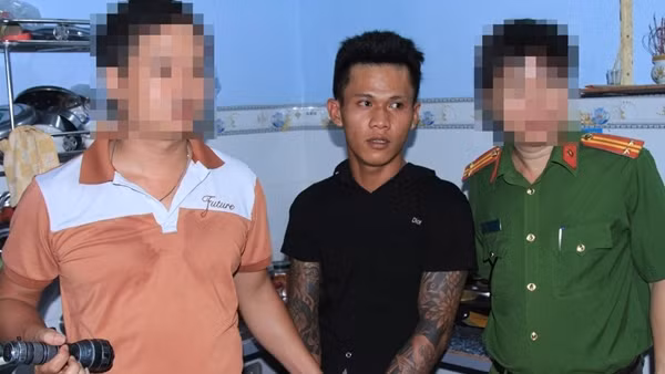 Tạm giữ đối tượng cùng gần 5.000 viên “thuốc lắc”