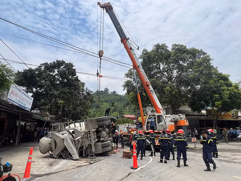 Tai nạn giao thông nghiêm trọng khiến 3 người thương vong -2