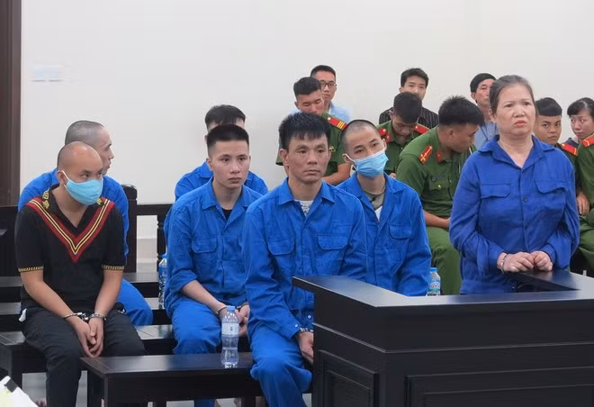 Dùng giang hồ hăm dọa “con nợ”, 7 bị cáo lĩnh án nặng -0