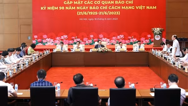 Báo chí không ngừng vươn lên, là cầu nối giữa Đảng, Nhà nước với nhân dân