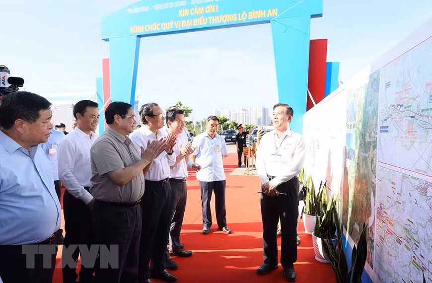 Thủ tướng Phạm Minh Chính tuyên bố khởi công 3 dự án trọng điểm ngành GTVT -0